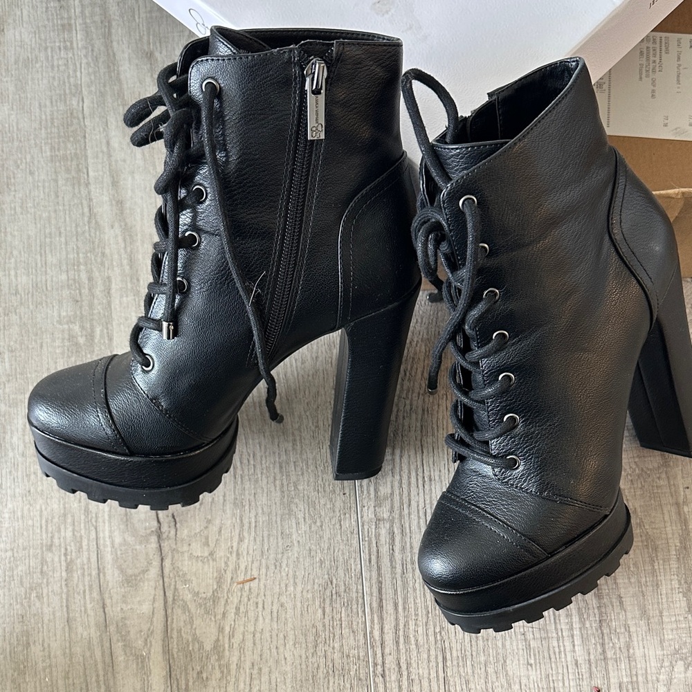 Jessica Simpson Like New Black Leather Ankle Boots